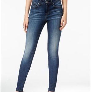 - - NWT William Rast Size 28 skinny jean